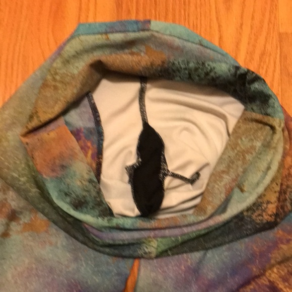 Onzie Multicolored Leggings Size S/M in VGUC! - Picture 4 of 8